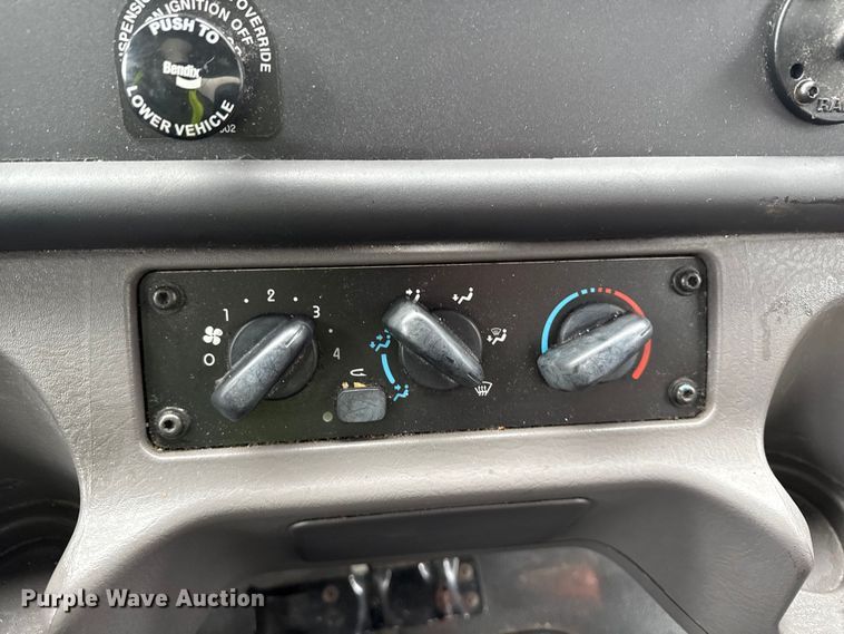 image for item YA1444 2018 Freightliner  Business Class M2 box truck