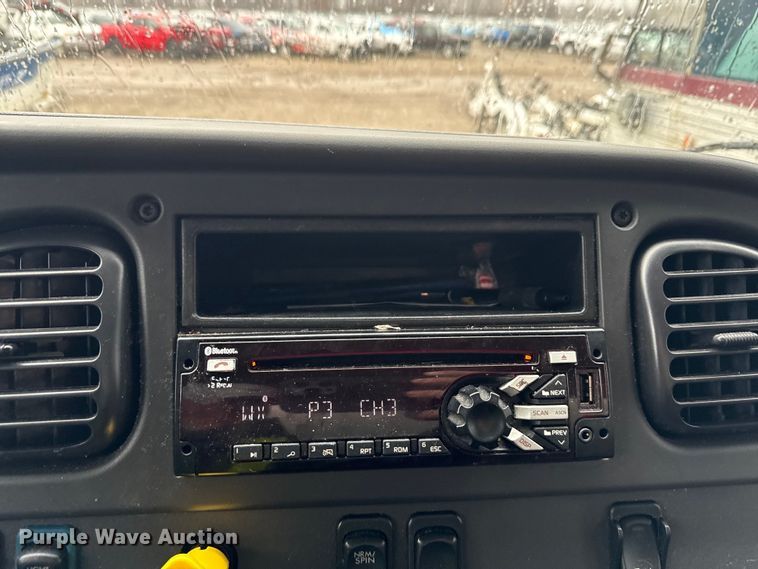 image for item YA1444 2018 Freightliner  Business Class M2 box truck