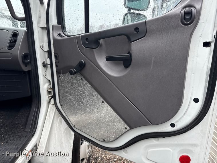 image for item YA1444 2018 Freightliner  Business Class M2 box truck