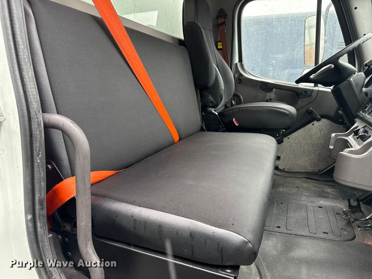 image for item YA1444 2018 Freightliner  Business Class M2 box truck