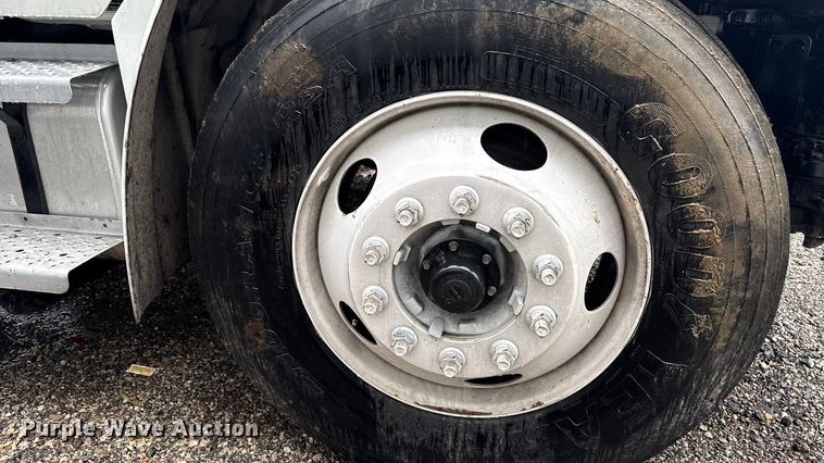 image for item YA1444 2018 Freightliner  Business Class M2 box truck