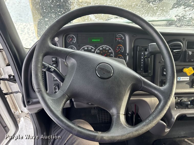 image for item YA1629 2018 Freightliner Business Class M2 box truck