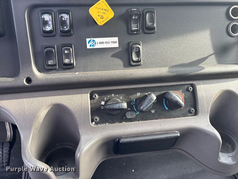 image for item YA1629 2018 Freightliner Business Class M2 box truck