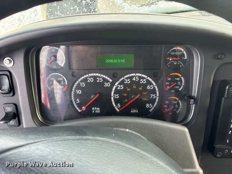 image for item YA1629 2018 Freightliner Business Class M2 box truck