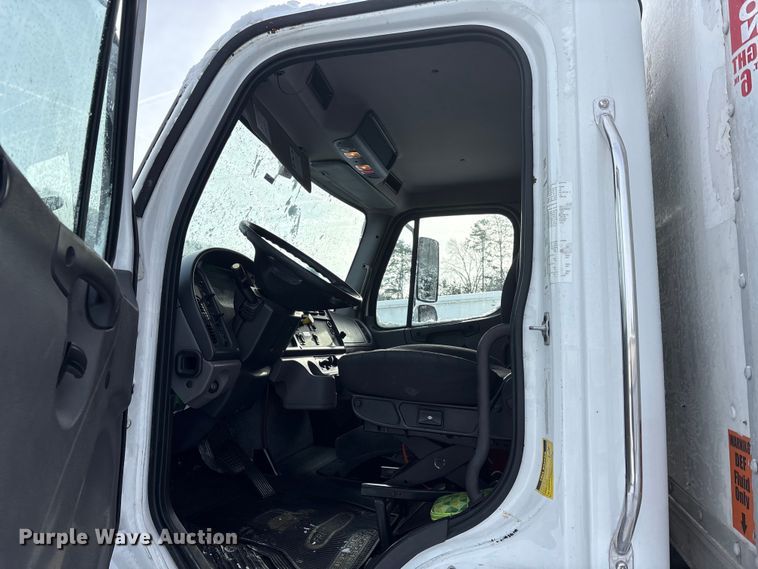 image for item YA1629 2018 Freightliner Business Class M2 box truck