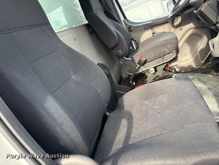 image for item YA1629 2018 Freightliner Business Class M2 box truck