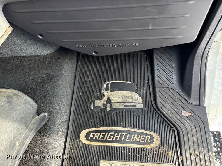 image for item YA1629 2018 Freightliner Business Class M2 box truck