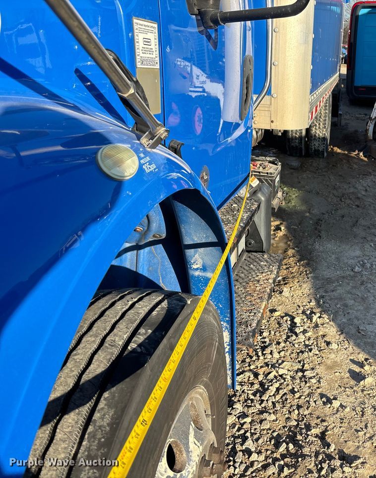 image for item YA1716 2018 Freightliner Business Class M2 box truck