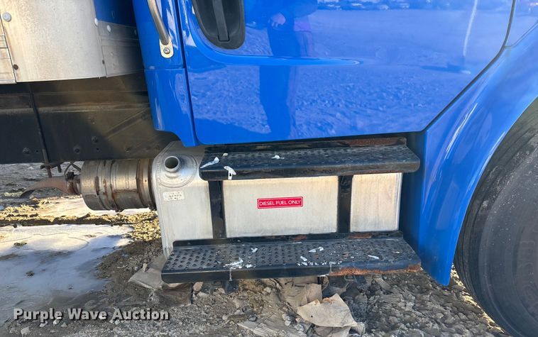 image for item YA1716 2018 Freightliner Business Class M2 box truck