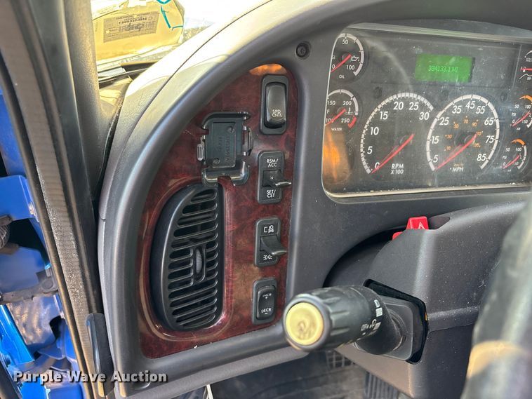 image for item YA1716 2018 Freightliner Business Class M2 box truck