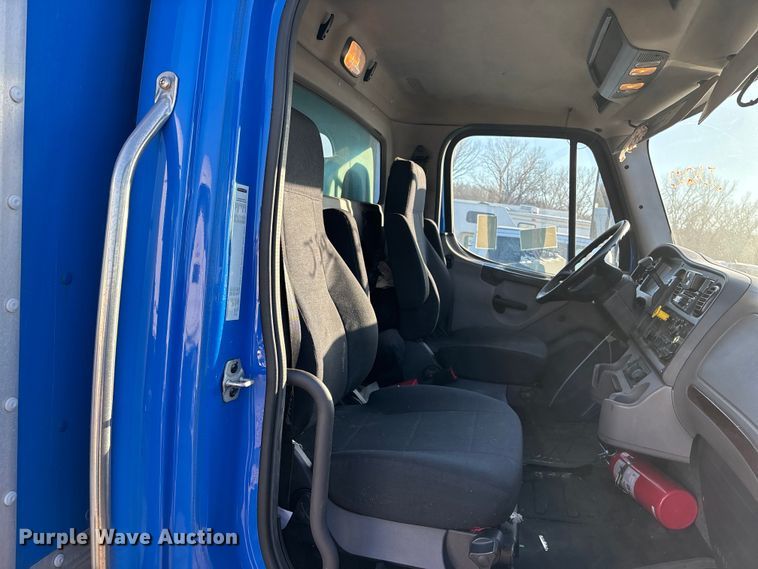 image for item YA1716 2018 Freightliner Business Class M2 box truck