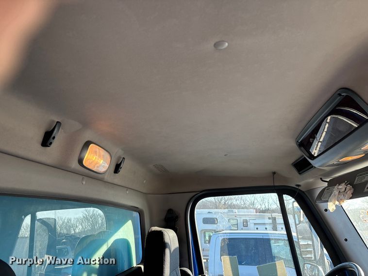 image for item YA1716 2018 Freightliner Business Class M2 box truck