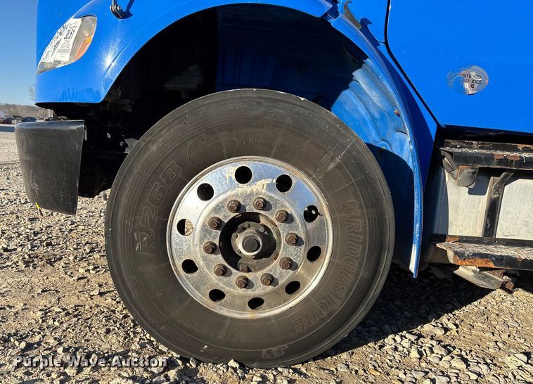 image for item YA1716 2018 Freightliner Business Class M2 box truck