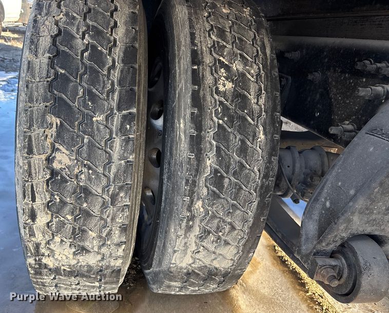 image for item YA1716 2018 Freightliner Business Class M2 box truck