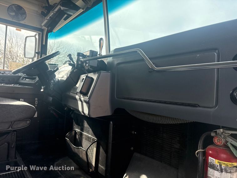 image for item DQ4171 2012 Blue Bird Bb Conventional school bus