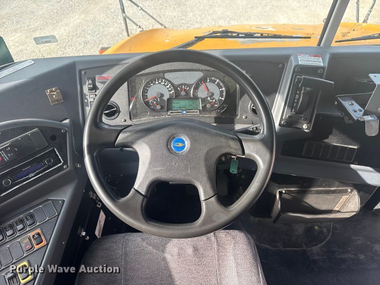 image for item DQ4171 2012 Blue Bird Bb Conventional school bus