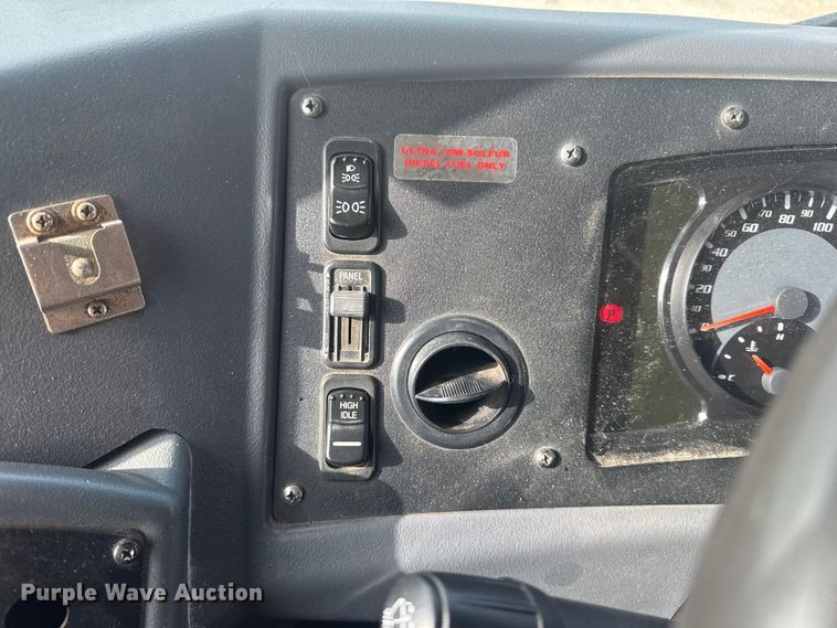 image for item DQ4171 2012 Blue Bird Bb Conventional school bus