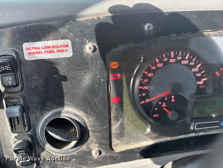 image for item DQ4172 2012 Blue Bird Bb Conventional school bus