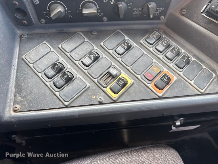 image for item DQ4172 2012 Blue Bird Bb Conventional school bus