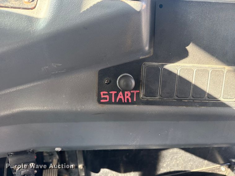 image for item DQ4172 2012 Blue Bird Bb Conventional school bus