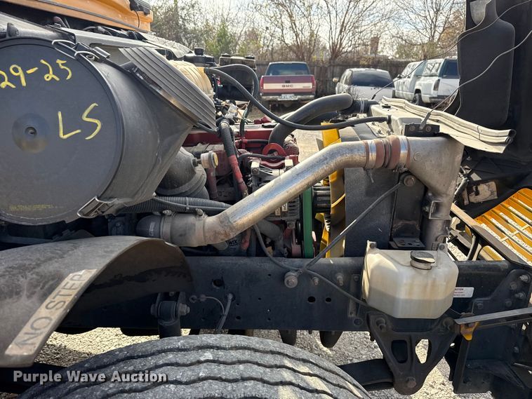 image for item DQ4172 2012 Blue Bird Bb Conventional school bus