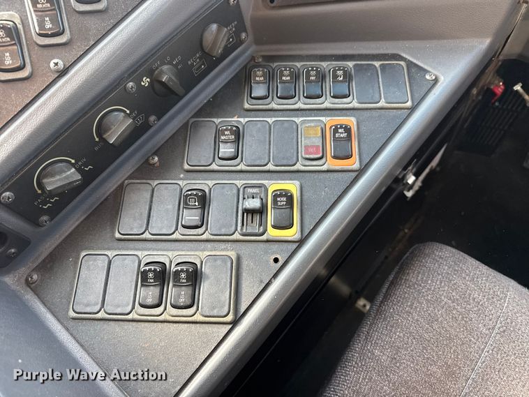 image for item DQ4173 2012 Blue Bird Bb Conventional school bus