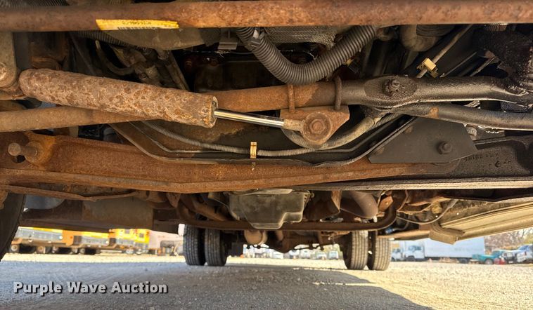 image for item DQ4175 2008 Ford E450 shuttle bus