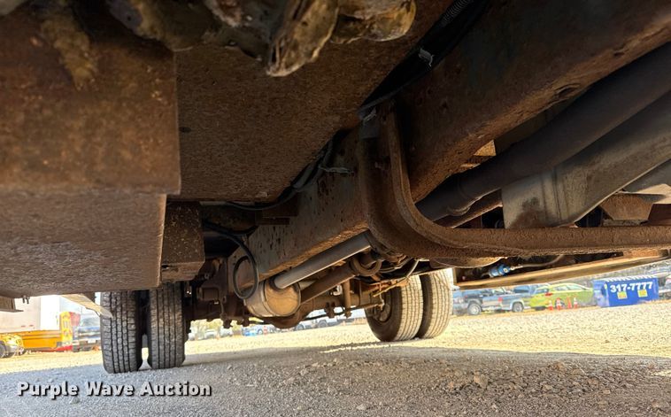 image for item DQ4175 2008 Ford E450 shuttle bus