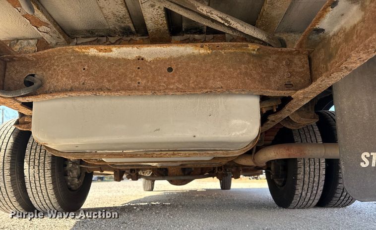 image for item DQ4175 2008 Ford E450 shuttle bus