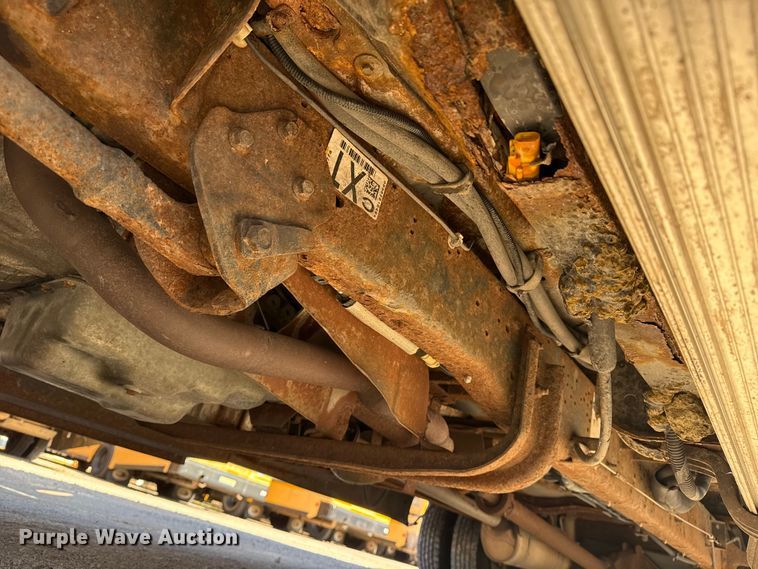 image for item DQ4175 2008 Ford E450 shuttle bus