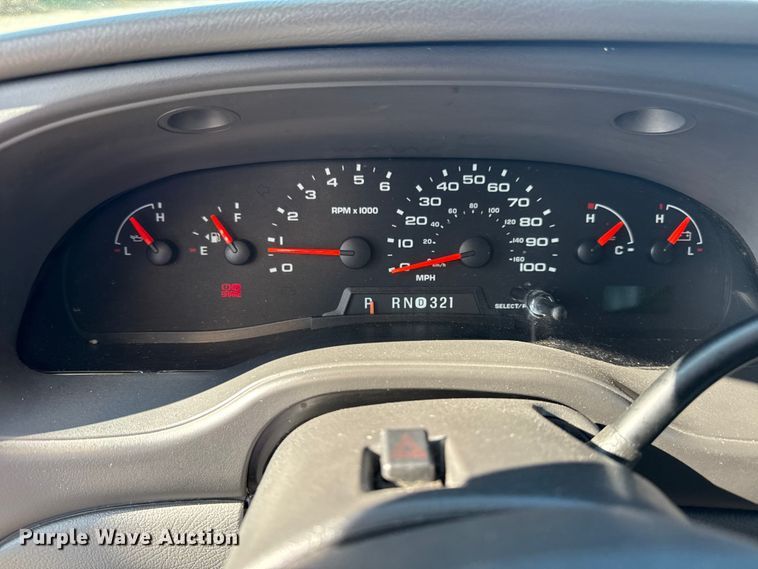 image for item DQ4175 2008 Ford E450 shuttle bus