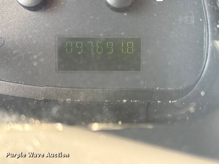 image for item DQ4175 2008 Ford E450 shuttle bus