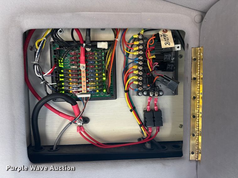 image for item DQ4175 2008 Ford E450 shuttle bus