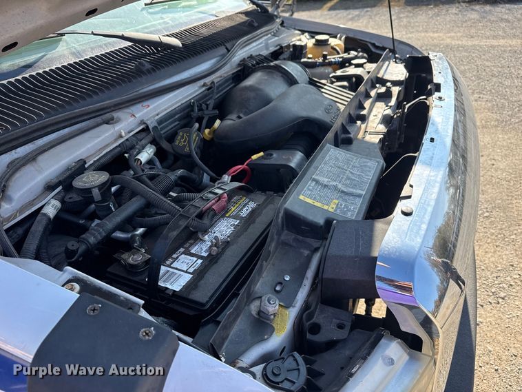 image for item DQ4175 2008 Ford E450 shuttle bus