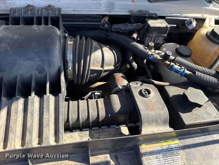 image for item DQ4175 2008 Ford E450 shuttle bus