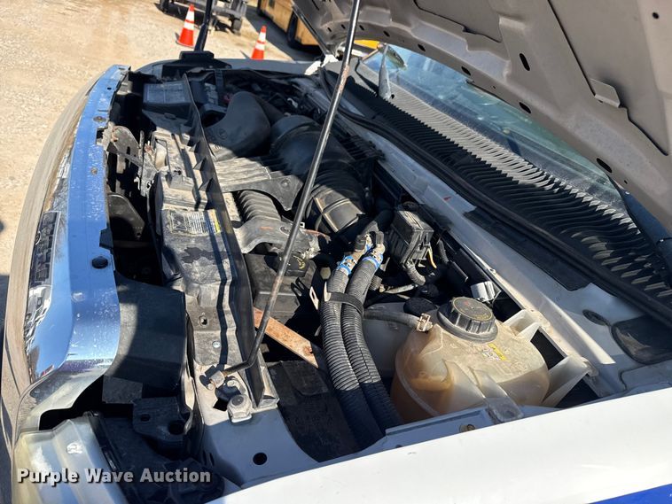 image for item DQ4175 2008 Ford E450 shuttle bus