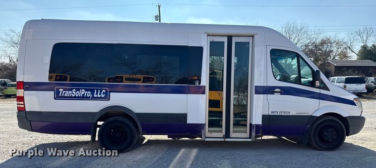 image for item DQ4176 2007 Dodge Sprinter shuttle bus