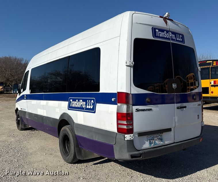 image for item DQ4176 2007 Dodge Sprinter shuttle bus