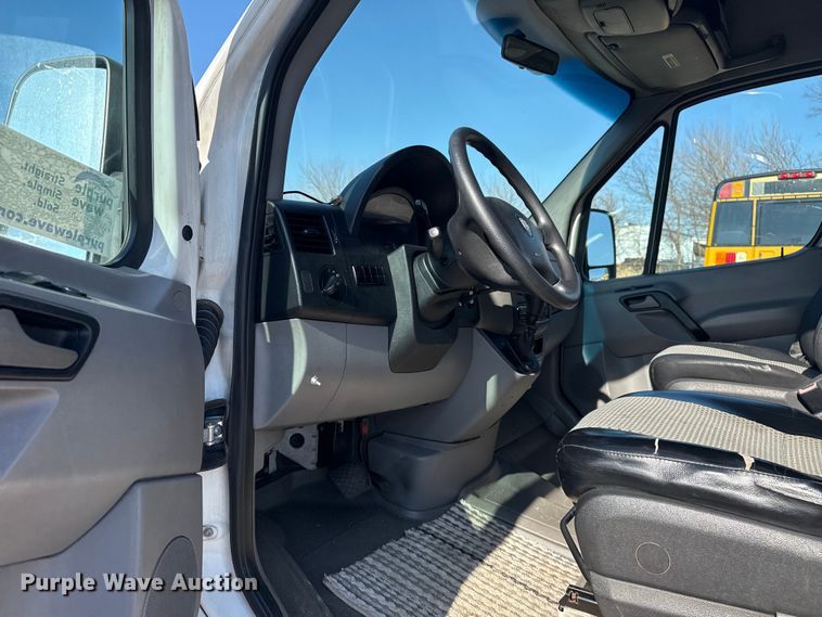 image for item DQ4176 2007 Dodge Sprinter shuttle bus