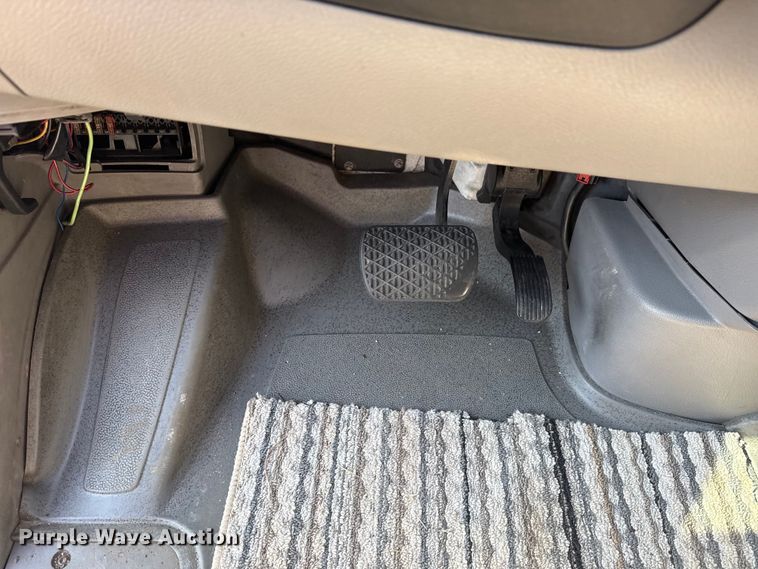 image for item DQ4176 2007 Dodge Sprinter shuttle bus