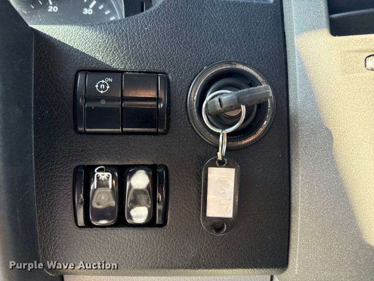 image for item DQ4176 2007 Dodge Sprinter shuttle bus