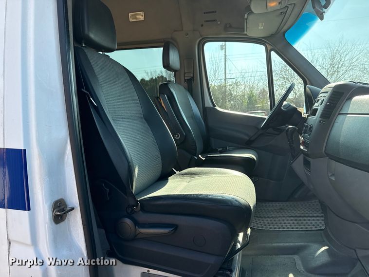 image for item DQ4176 2007 Dodge Sprinter shuttle bus