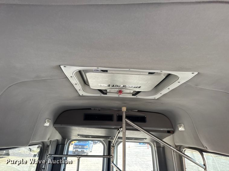 image for item DQ4176 2007 Dodge Sprinter shuttle bus