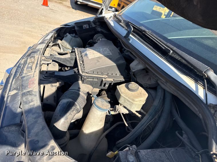 image for item DQ4176 2007 Dodge Sprinter shuttle bus