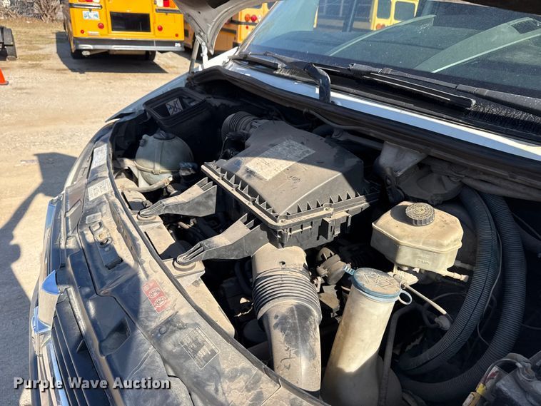 image for item DQ4176 2007 Dodge Sprinter shuttle bus