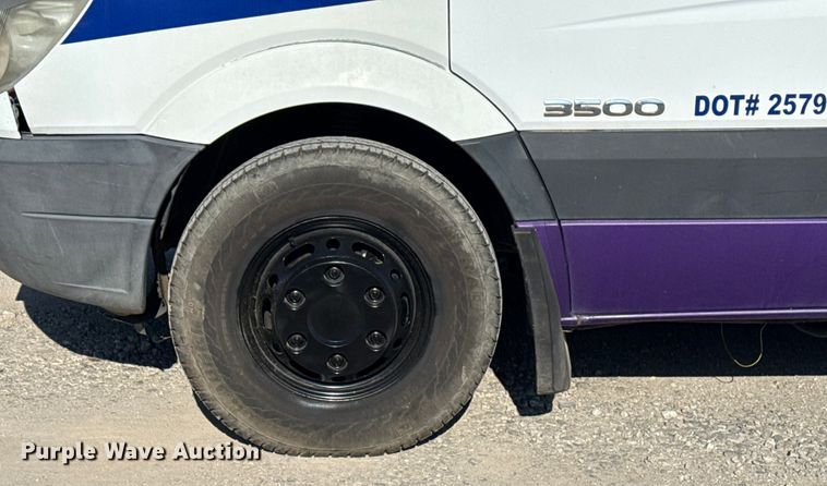 image for item DQ4176 2007 Dodge Sprinter shuttle bus