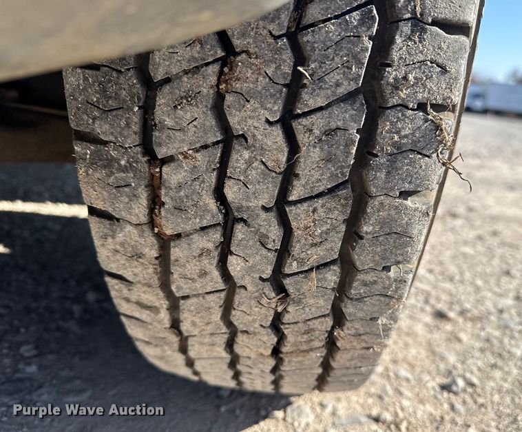 image for item DQ4176 2007 Dodge Sprinter shuttle bus