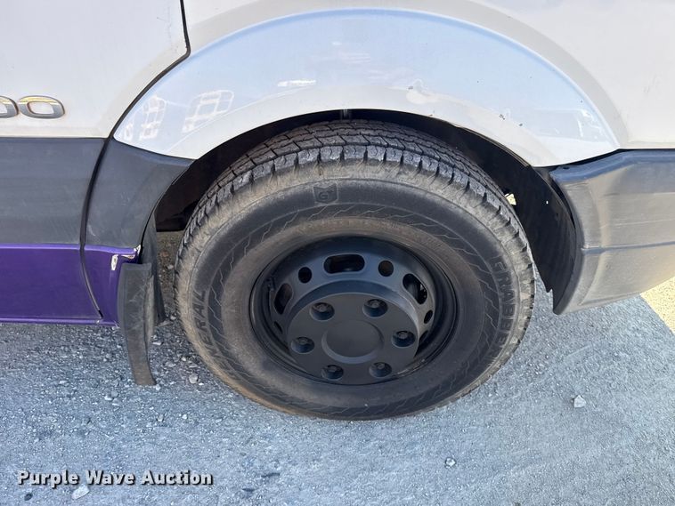 image for item DQ4176 2007 Dodge Sprinter shuttle bus