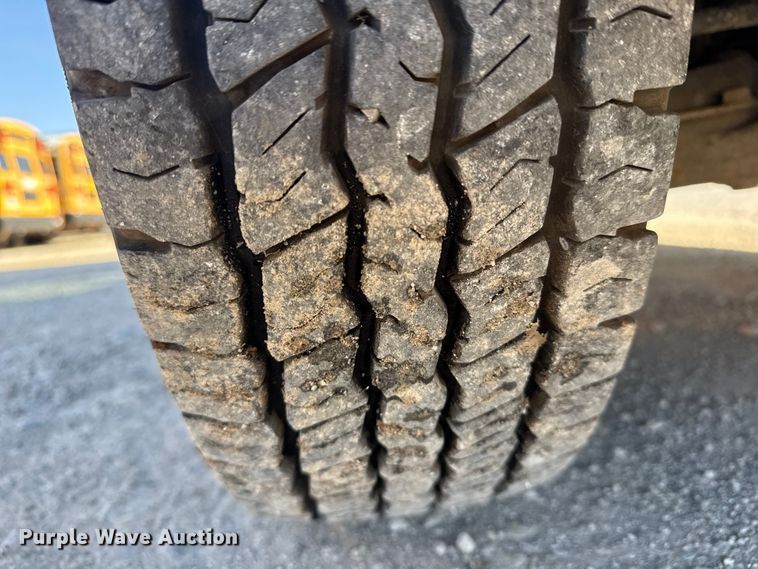 image for item DQ4176 2007 Dodge Sprinter shuttle bus