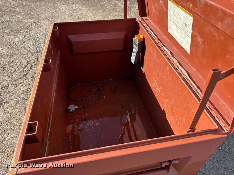 image for item DQ4179 (2) toolboxes